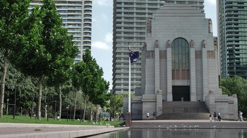 SYDNEY, NSW, AUSTRALIA. DECEMBER 12 2021. ANZAC Memorial and Pool of Reflection in Sydney Hyde Park, slow motion.