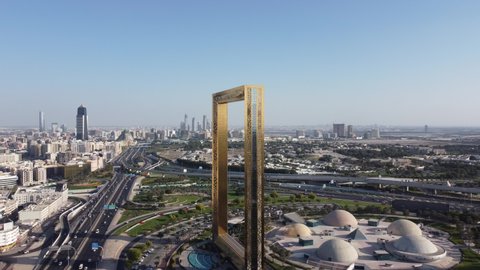 360 Degree View of Old and New Dubai from Dubai Frame
