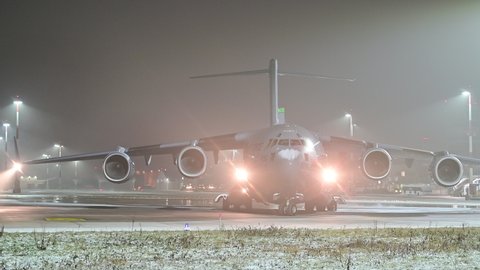 hoersching, austria, 08 jan 2022, boeing c-17 globemaster, 8196, operated by the us air force prepairing to start at the airport of linz