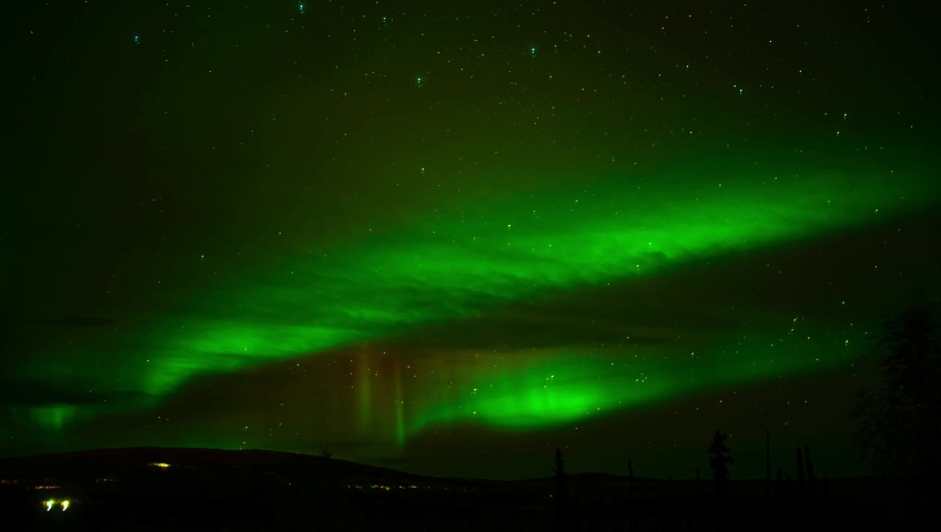 Green Northern Lights across the sky image - Free stock photo - Public ...