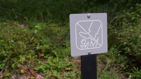 Do not walk on plants and flowers signage 4k
