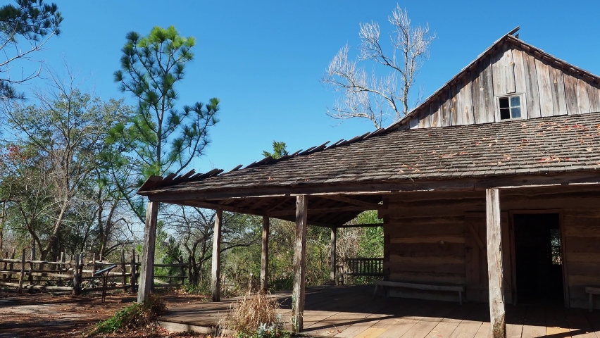 Beautiful log cabin along the Texas Native Trail at Texas