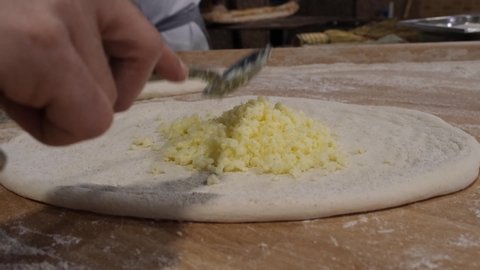 Making Turkish pide from dough
