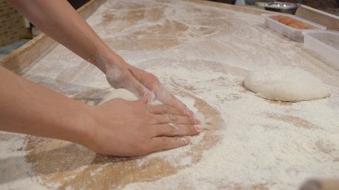 Making Turkish pide from dough