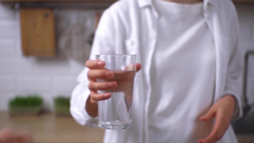 5 Cara Tetap Terhidrasi Saat Cuaca Panas