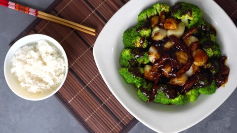 broccoli scallop mushroom in oyster sauce with rice