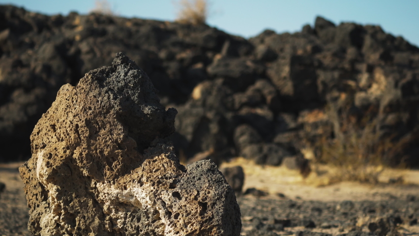 Close-up volcanic rocks in a deser landscape in Amboy Crater