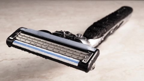 Disposable shaving razor concept 