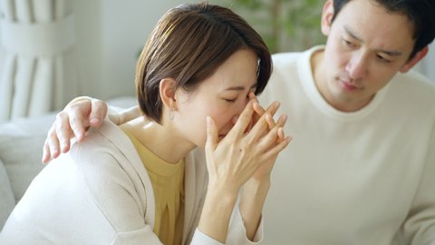 Mãn kinh là giai đoạn quan trọng trong cuộc đời của mọi phụ nữ. Để có thể hiểu rõ hơn về các triệu chứng, cách chăm sóc và điều trị ở giai đoạn này, hãy đón xem những video clip mãn kinh chuyên sâu và chất lượng nhất. Bạn sẽ có được những kiến thức bổ ích và hữu ích nhất.