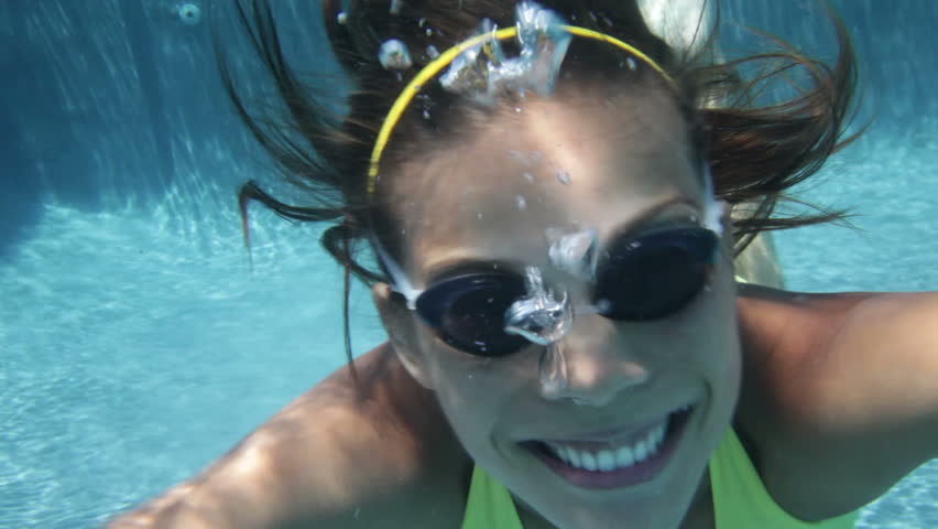underwater swimming goggles