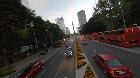Angel de la Independencia drone FPV en Ciudad de México: film stockowy