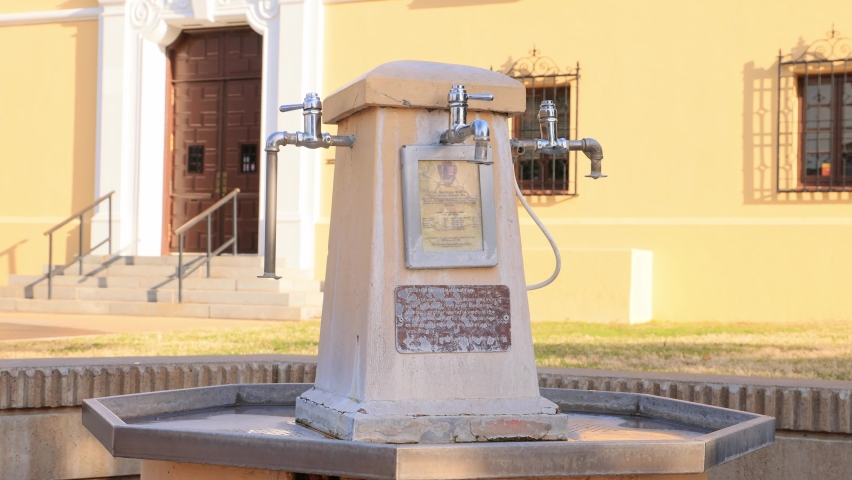 Sunny view of the Reserve Street Thermal Jug Fountain at Arkansas