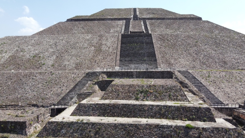 top view drone pyramids Teotihuacán mexico in calzada de los muertos