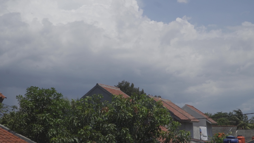 strong wind around afternoon to evening in Depok West Java