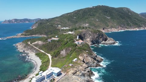 Shek O, a coastal town of Hong Kong near Stanley and Repluse Bay,is a fishing villages, beautiful scenery, Golf club, hiking trails, beaches and islands, geological formations, sea bay, pier and boats