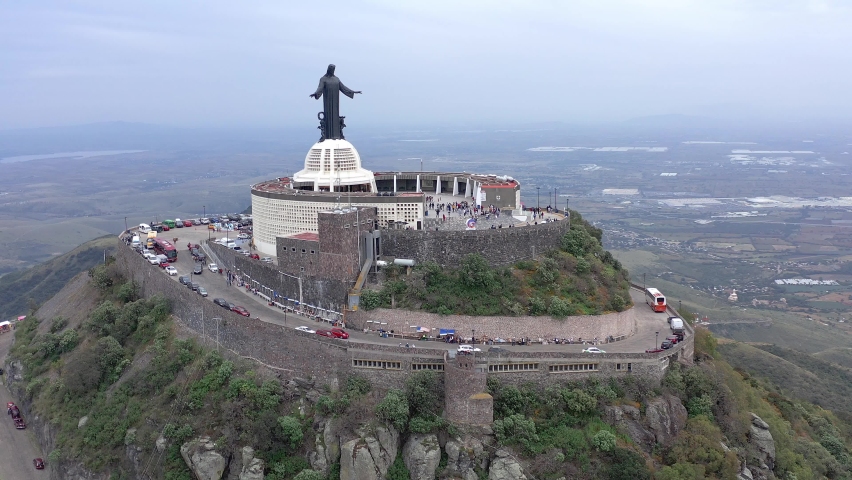 Aerial: Cristo Rey, Silao, Guanajuato, monumental, drone view