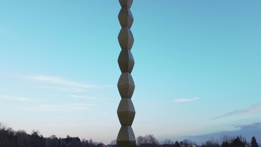 Endless Column (Coloana fara sfarsit) sculpture, part of Sculptural Ensemble of Constantin Brâncuși at Târgu Jiu, Romania