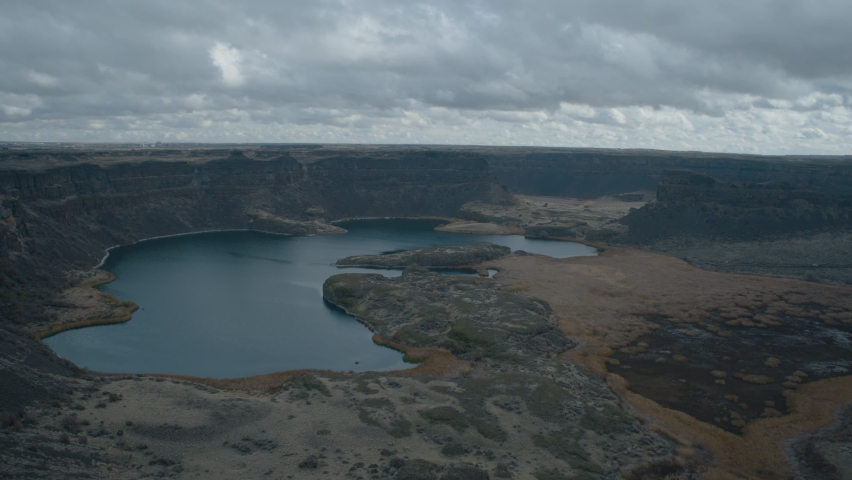 Lake in Eastern Washington on a cloudy day.