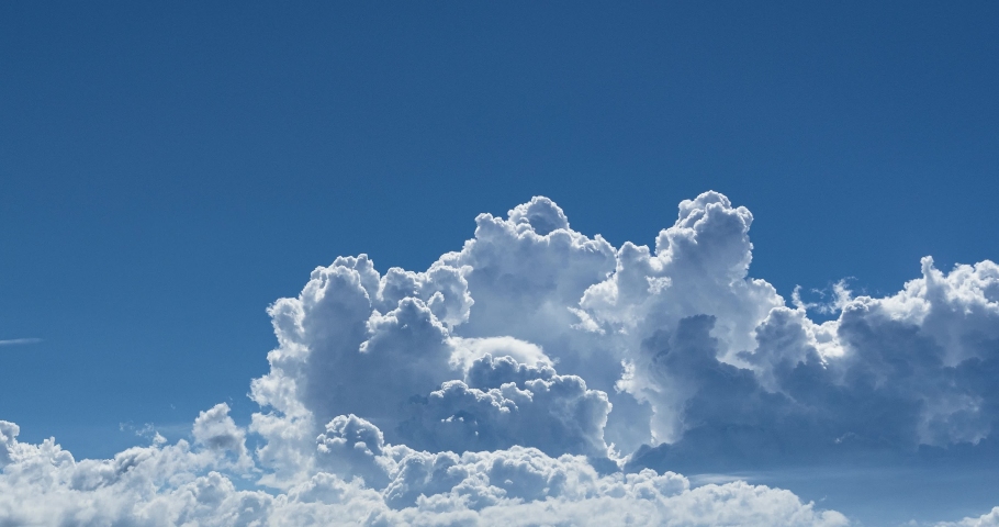4K time-lapse filming of cumulonimbus cloud movement. Royalty-Free Stock Footage #1089655929