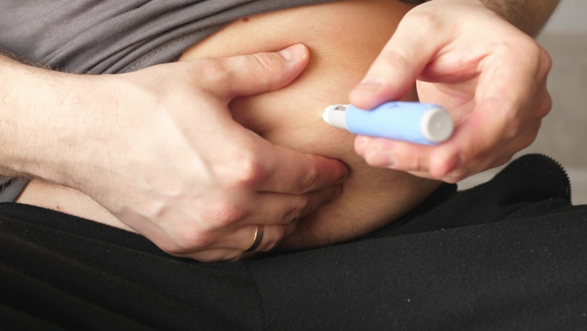 Injector перевод. Внутримышечный укол. Инъекция в ягодицу. Injection control. Внутримышечный укол.