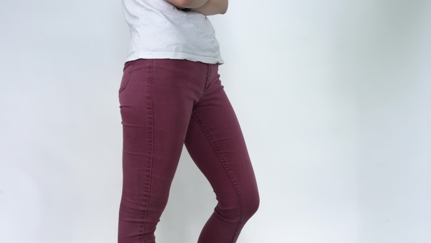 Slim hip. Hip is. Бедра на фоне цветов. Curvy hips. Curvy hips.