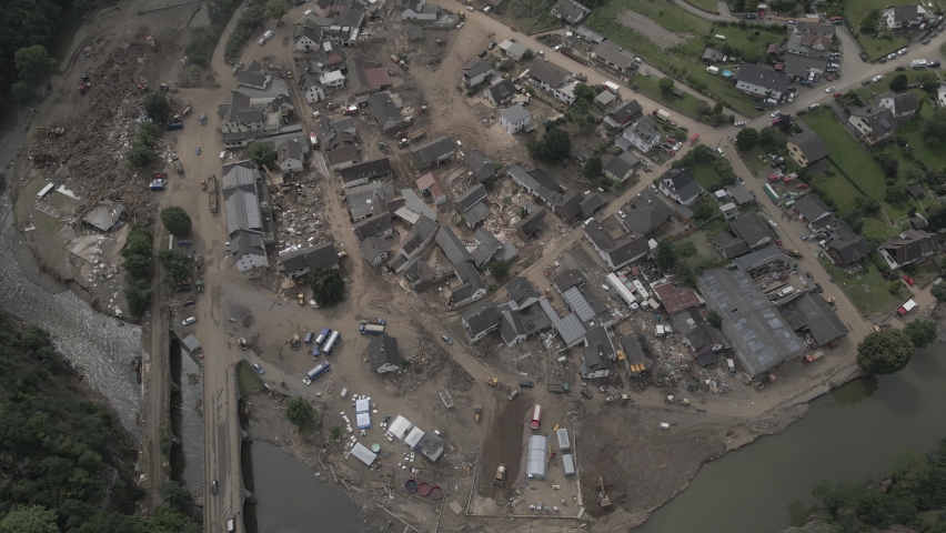 Strong flooding occurred in the Ahrweiler region in the summer of 2021, causing damage to many houses and bridges.  
The drone shows how the village "Schuld" in Rhineland-Palatinate has been affected 