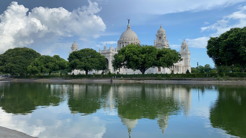 Timelapse video of Victoria Memorial which is the British made memorial lying on the Maidan and is one of the famous monuments of Kolkata, West Bengal, India. 4k Royalty-Free Stock Footage #1091765095