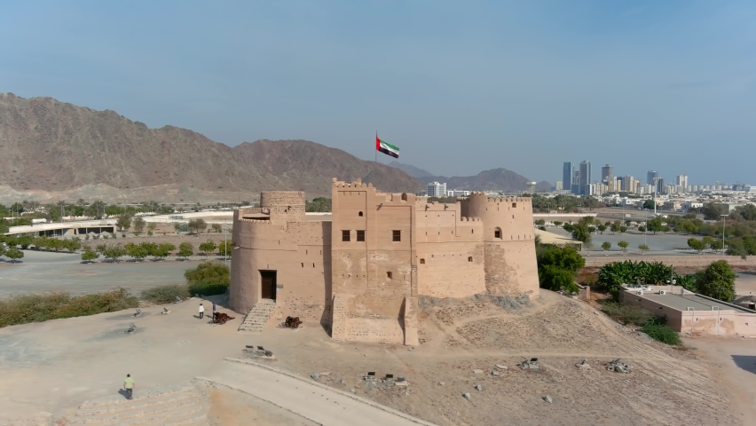 Aerial view over Fujairah Fort

Fujairah Fort is a fort in the city of Fujairah, United Arab Emirates, 2022
 Royalty-Free Stock Footage #1091790591