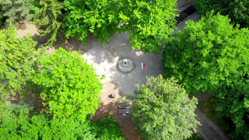 Fly around tripoint border point of Austria, Slovenia and Hungary.