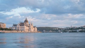 Sunset time-lapse video with the Hungarian Parliament, the Chain bridge and the Royal palace of Buda