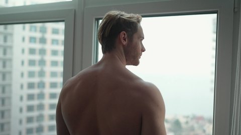 286件の 男性 裸 後ろ姿 の動画素材 4k Hd動画クリップ Shutterstock