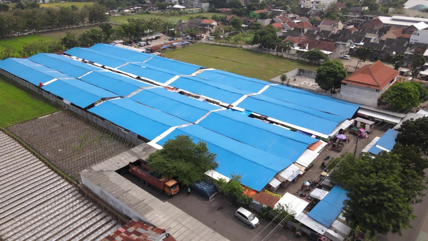 Big market is one of the traditional Klaten markets. The most complete big market in Klaten city
