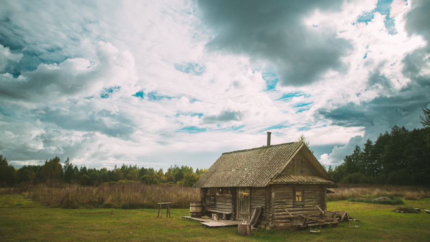 4k Timelapse Summer Colorful Dramatic Sky With Cumulus Clouds Above Old Village Bath. Beautiful Rural Landscape. Concept Of Downshifting Lifestyle. Time Lapse, Time-lapse. Clouds Above Sauna.