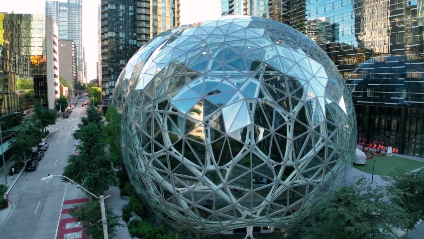 Slow orbiting aerial shot of the Amazon Spheres in Seattle's downtown. Royalty-Free Stock Footage #1095279627