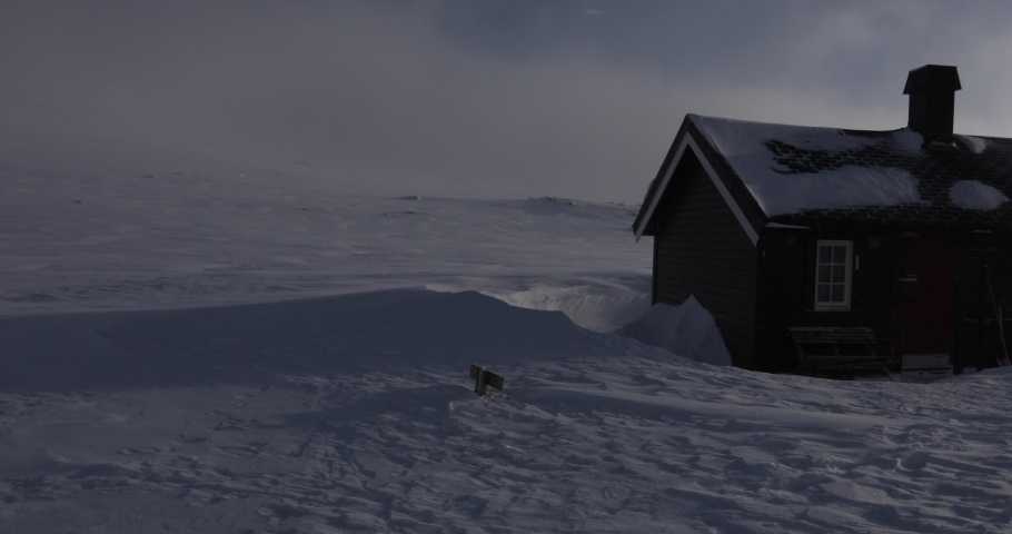 Extreme winter wind in Reinheim Cabin, Dovrefjell National Park, Norway