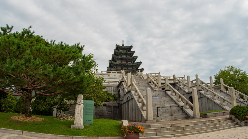 Hyper lapse of Gyeongbokgung Palace, Seoul, South Korea.