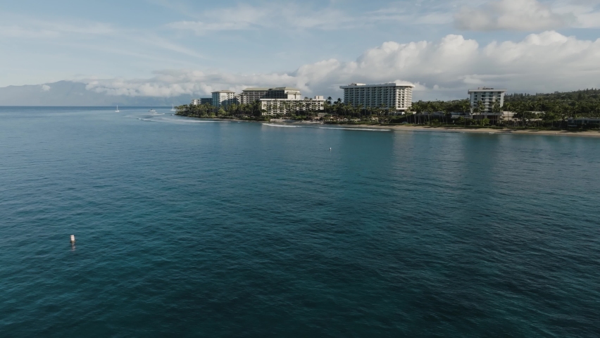 Oceanfront beach resorts in Kaanapali, Maui, Hawaii, USA.