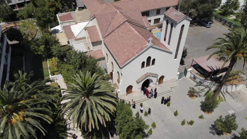 Parroquia Nuestra Señora de Los Angeles en sesión de hermoso matrimonio en Las Condes de Santiago de Chile