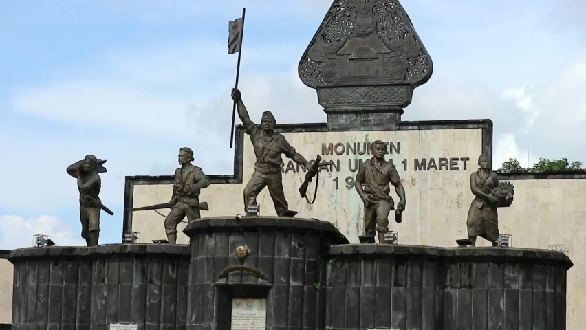 The General Attack Monument on March 1, 1949 is located in the area around the Vredeburg Fort Museum, which is right in front of the Yogyakarta Post Office.