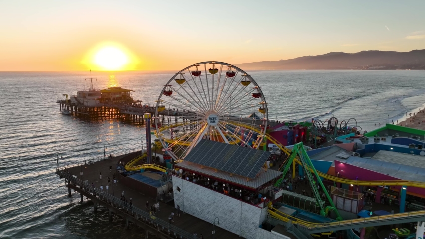 Cinematic ariel footage of Santa Monica pier in California. 4k Royalty-Free Stock Footage #1096302957