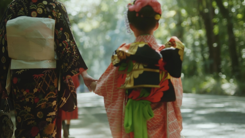 Japanese mothers and children who go to the traditional Japanese culture of Shichi-go-san Royalty-Free Stock Footage #1096435229