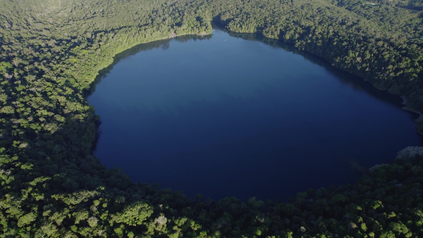 Beautiful volcanic Lake Eacham in North Queensland, Australia