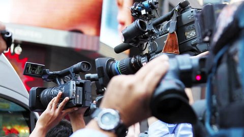 Paparazzis and Media Reporters Celebrity Breaking News HD