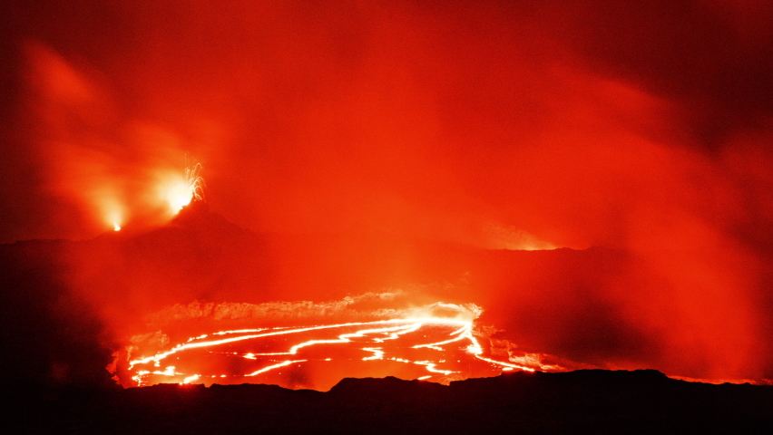 Time lapse - Hot Lava Churns Inside Hawaii's Kilauea Volcano Crater