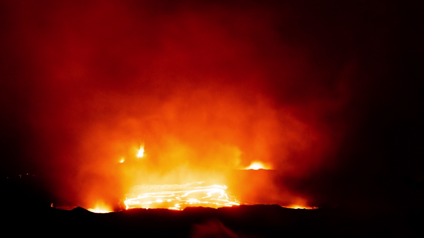 Time lapse - Hot Lava Churns Inside Hawaii's Kilauea Volcano Crater
