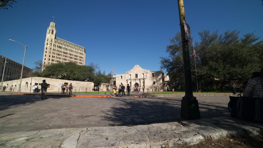 Timelapse Panning Tourists In Front Of The Alamo Entrance - San Antonio, Texas