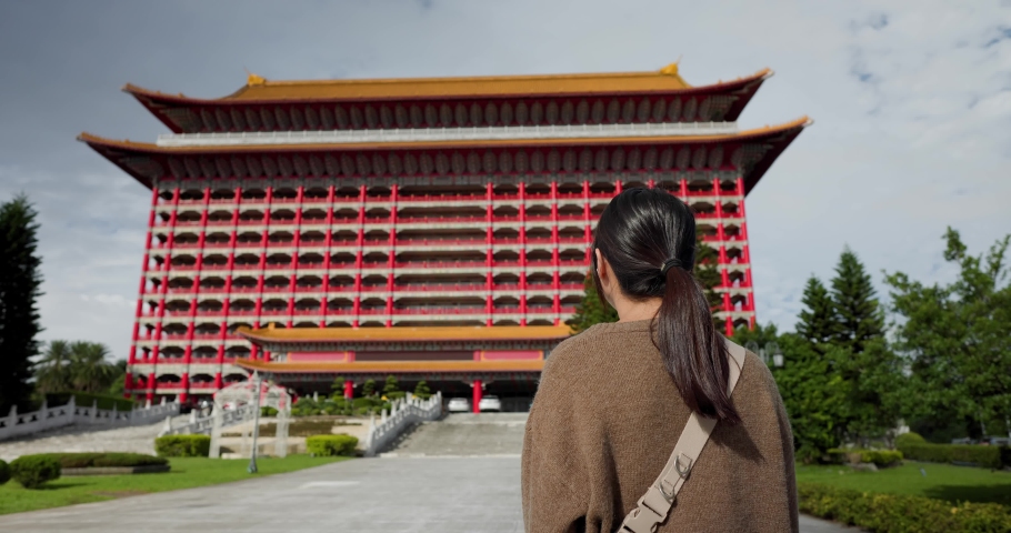 Travel woman visit the Grand hotel in Taipei city