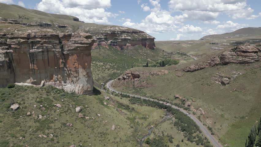 Highway winds below Brandwag Buttress in Golden Gate Highlands Park, ZA