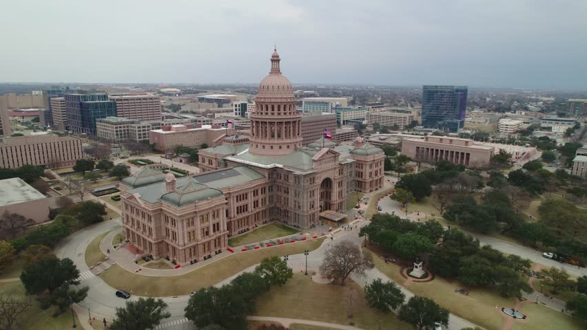 Texas State Capitol Dolly In