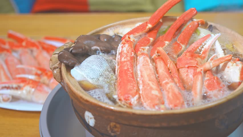 Crab hot pot, a classic winter dish